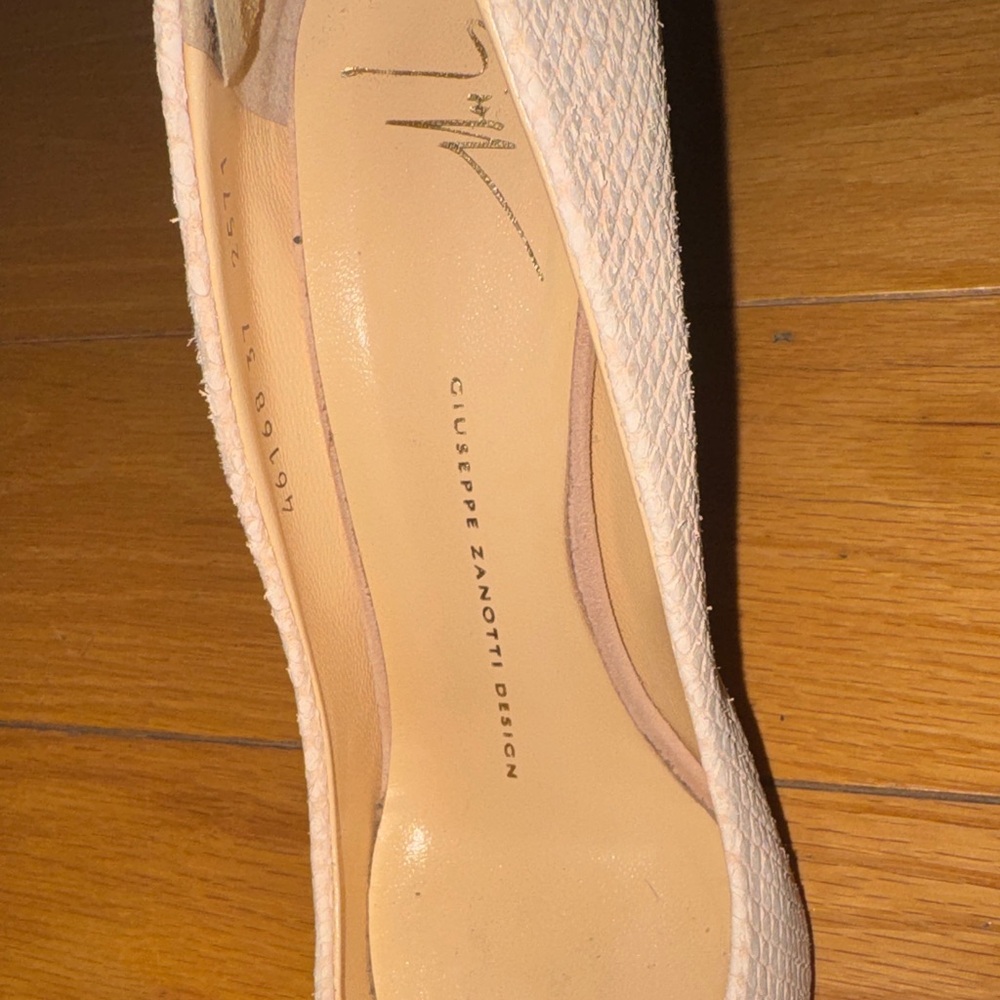 Giuseppe Zanotti Blush Pink Heels - Picture 4 of 8
